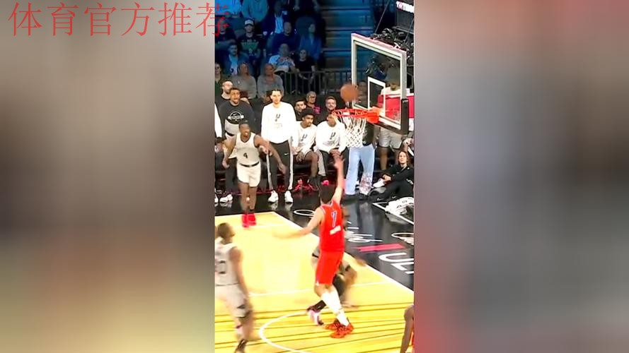 福克斯追身快攻 卡斯尔滞空拉杆打进